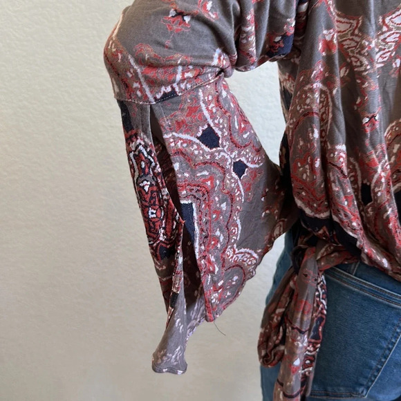 Free People Fiona boho wrap, bell sleeve top Medium - Picture 8 of 9